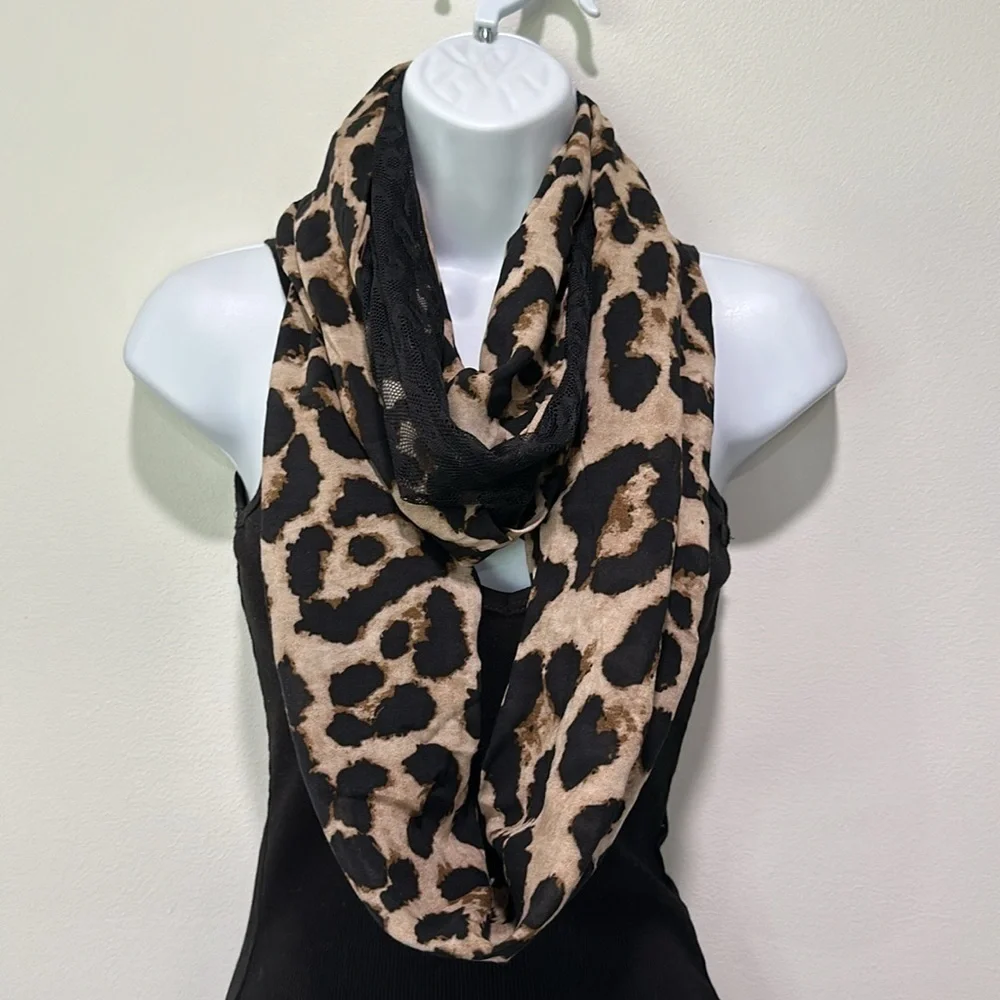 Beautiful lace & leopard scarf